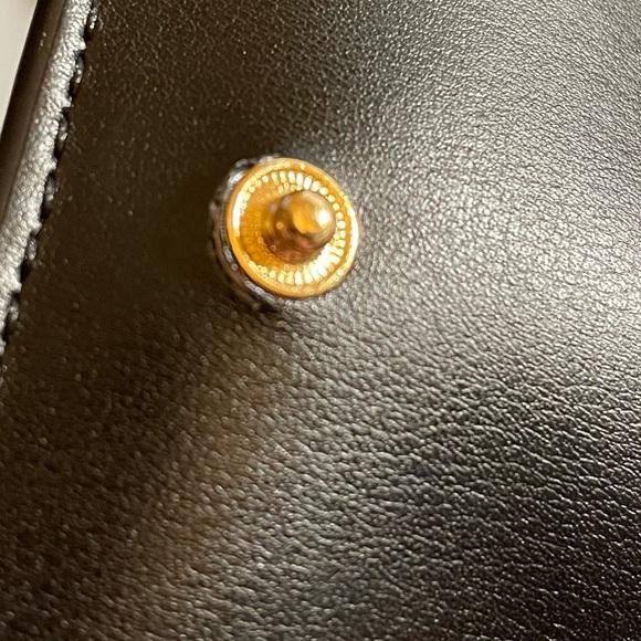 New With Defect Marc Jacobs Mini Empire City Black Leather Compact Coin Wallet - Picture 5 of 6